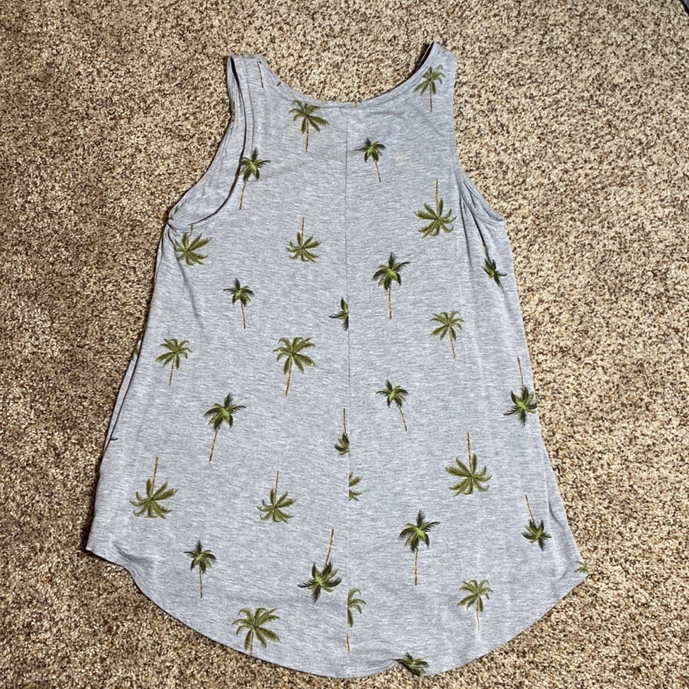 Cute Printed Tank Top - Picture 2 of 4